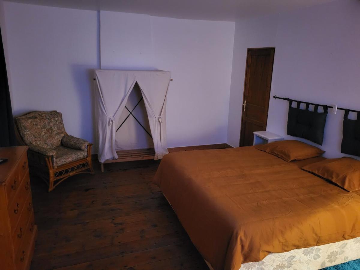 Bed and Breakfast Domaine De La Sarrotte Saugon Екстер'єр фото