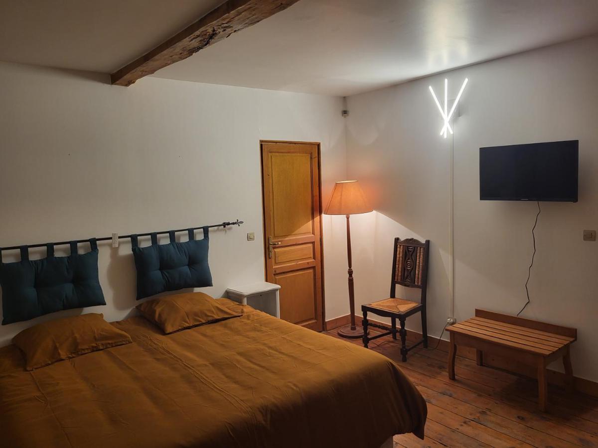 Bed and Breakfast Domaine De La Sarrotte Saugon Екстер'єр фото