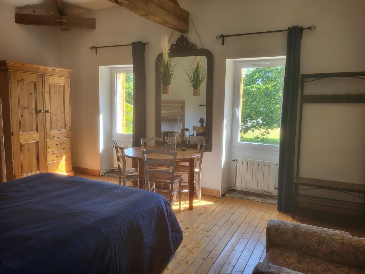 Bed and Breakfast Domaine De La Sarrotte Saugon Екстер'єр фото