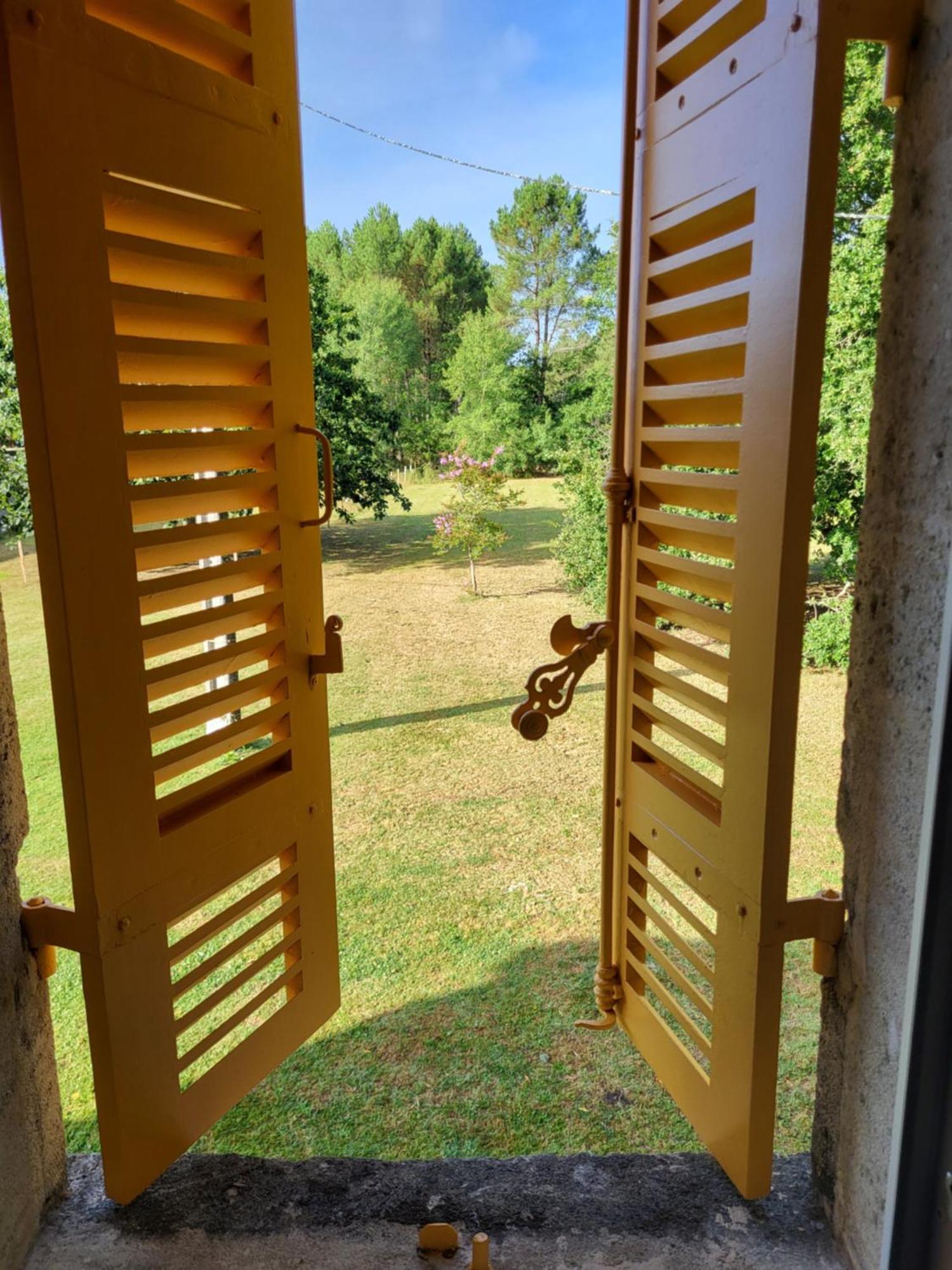 Bed and Breakfast Domaine De La Sarrotte Saugon Екстер'єр фото